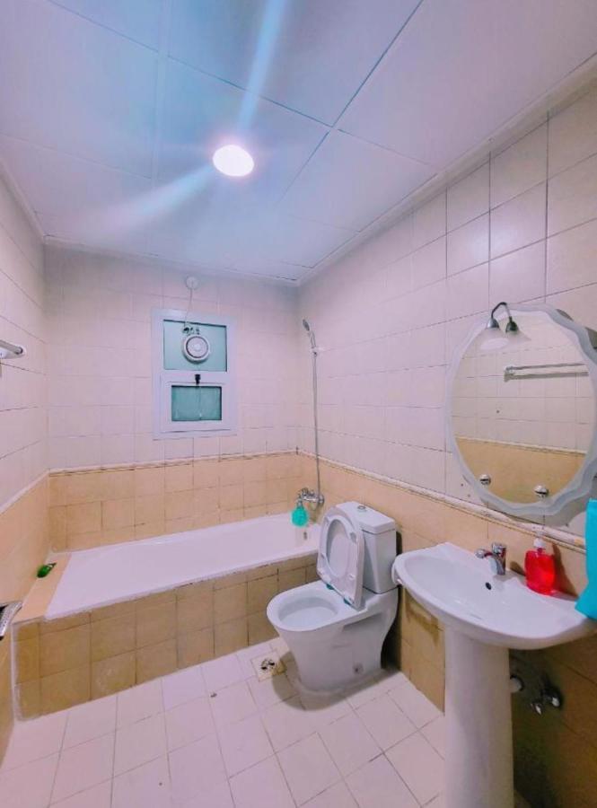 Dxb Hostel Near Adcb Metro Station Dubai Eksteriør billede